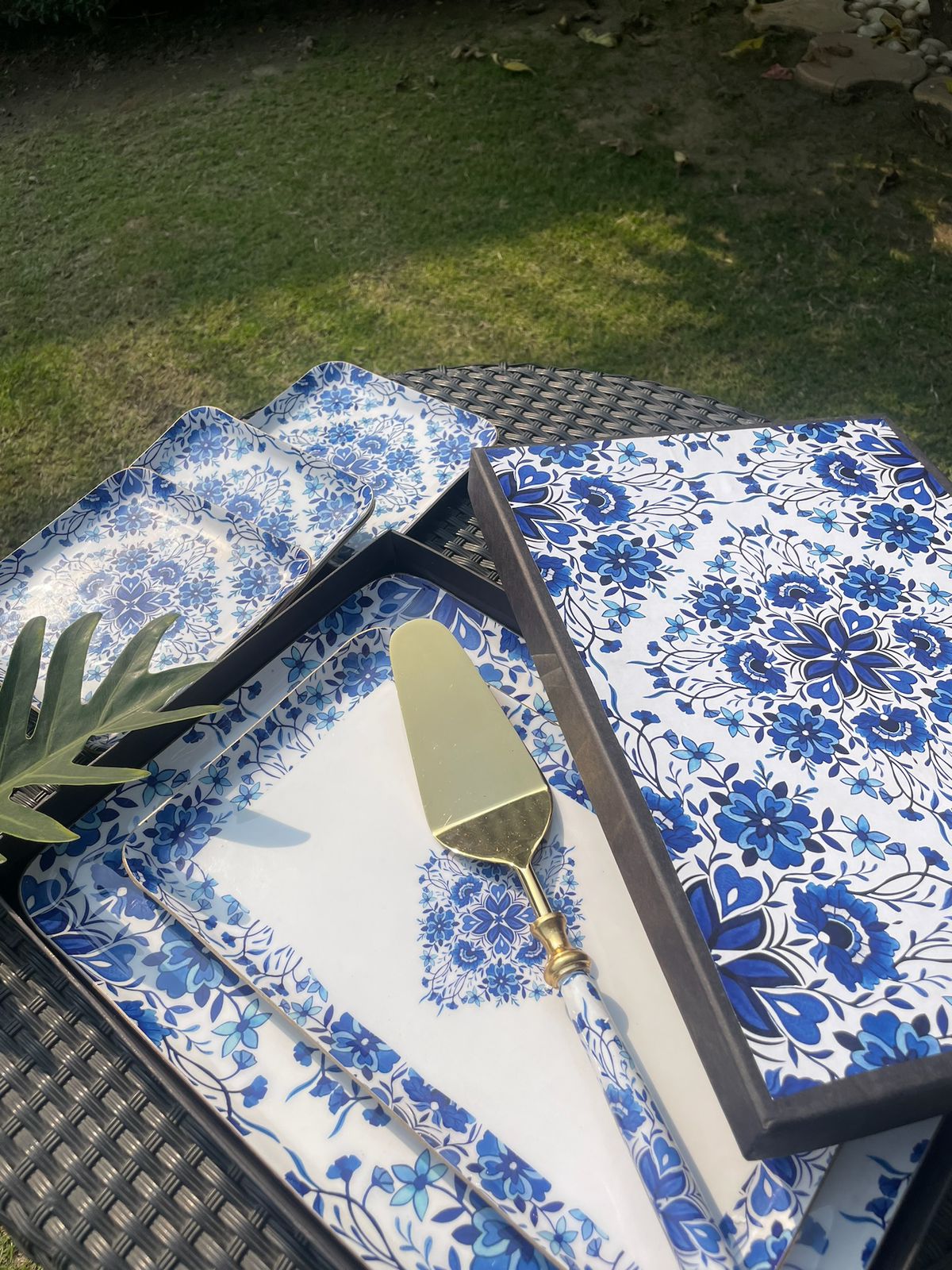 Aura Bloom Printed Platter Sets