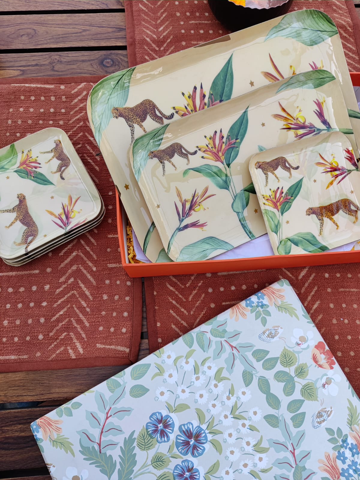 Aura Bloom Printed Platter Sets