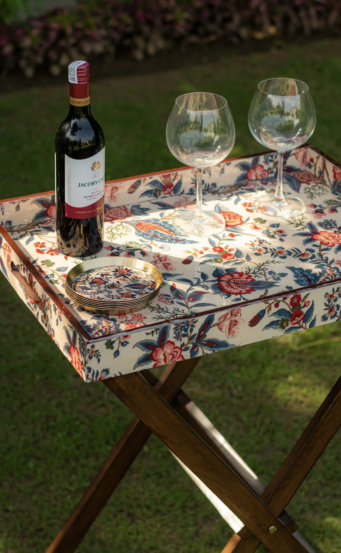Folding table
