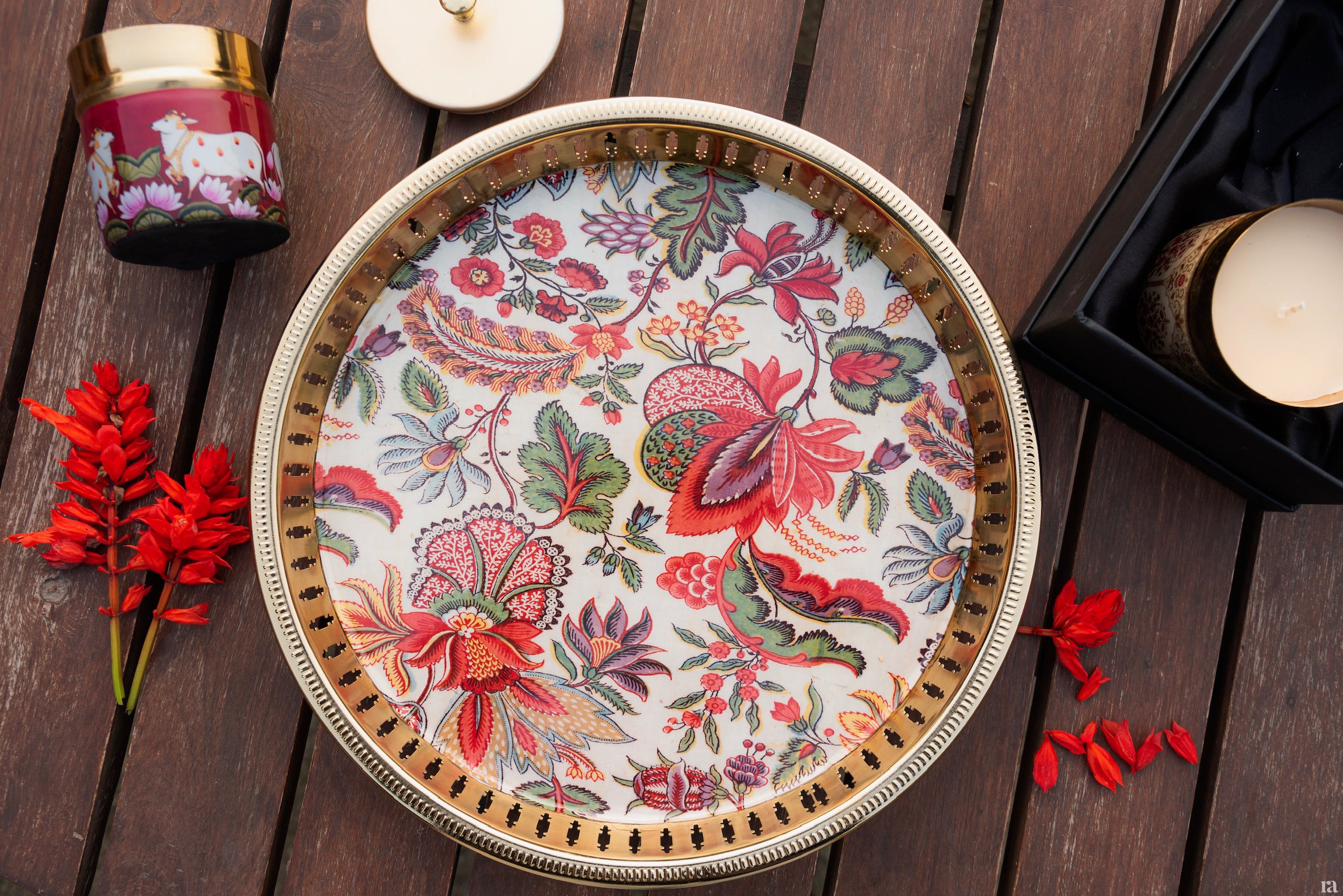 Royal Garden – Cutwork Metal Round Platter