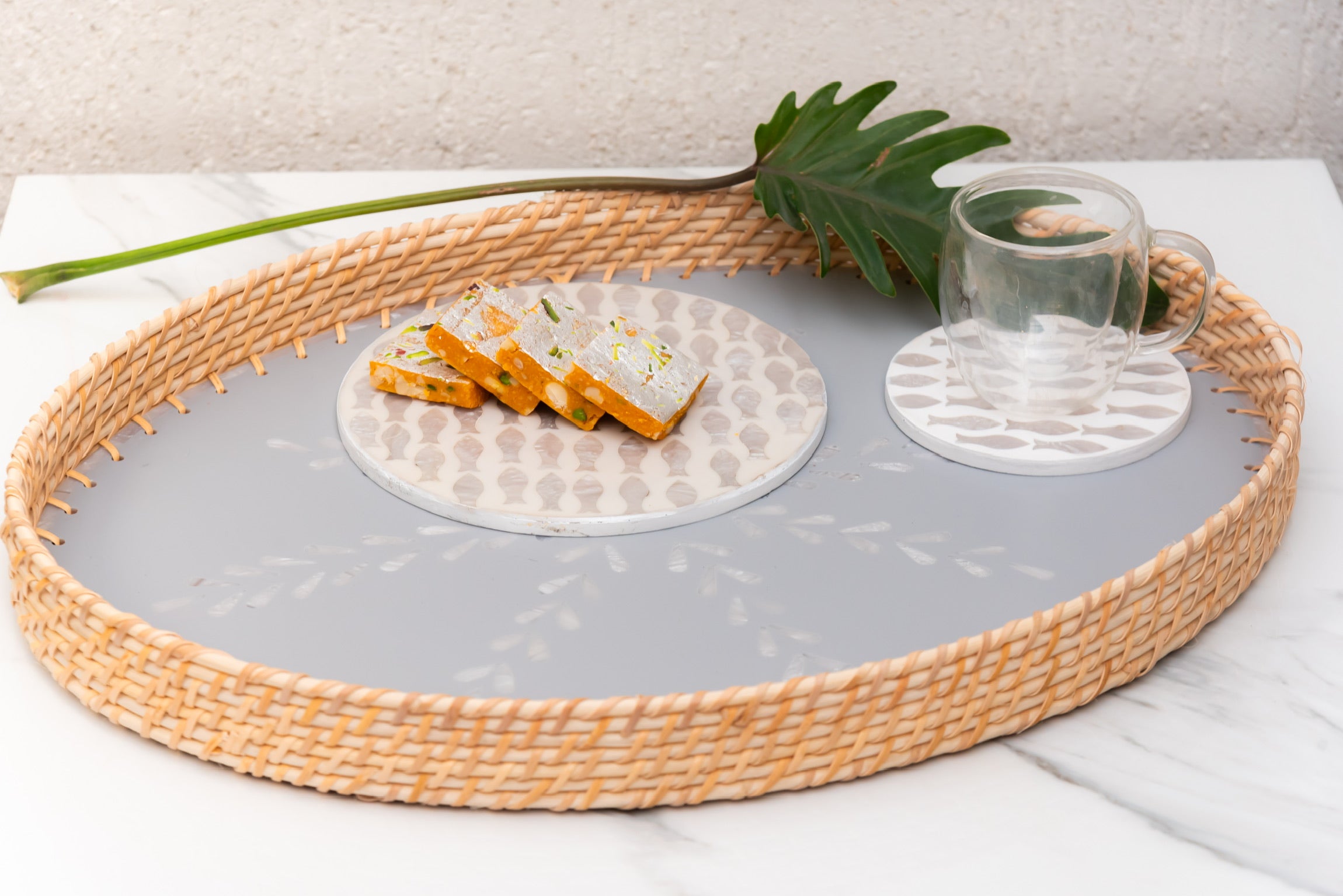 Bloom Mother of Pearl Round Tray