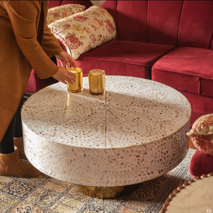 Centre round table