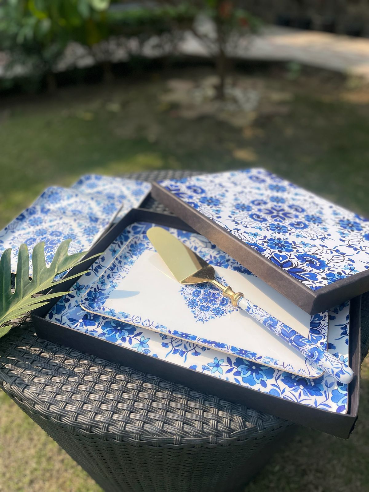 Aura Bloom Printed Platter Sets